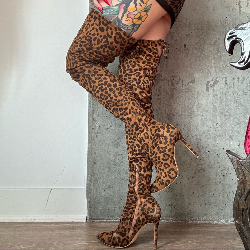 Leopard boots